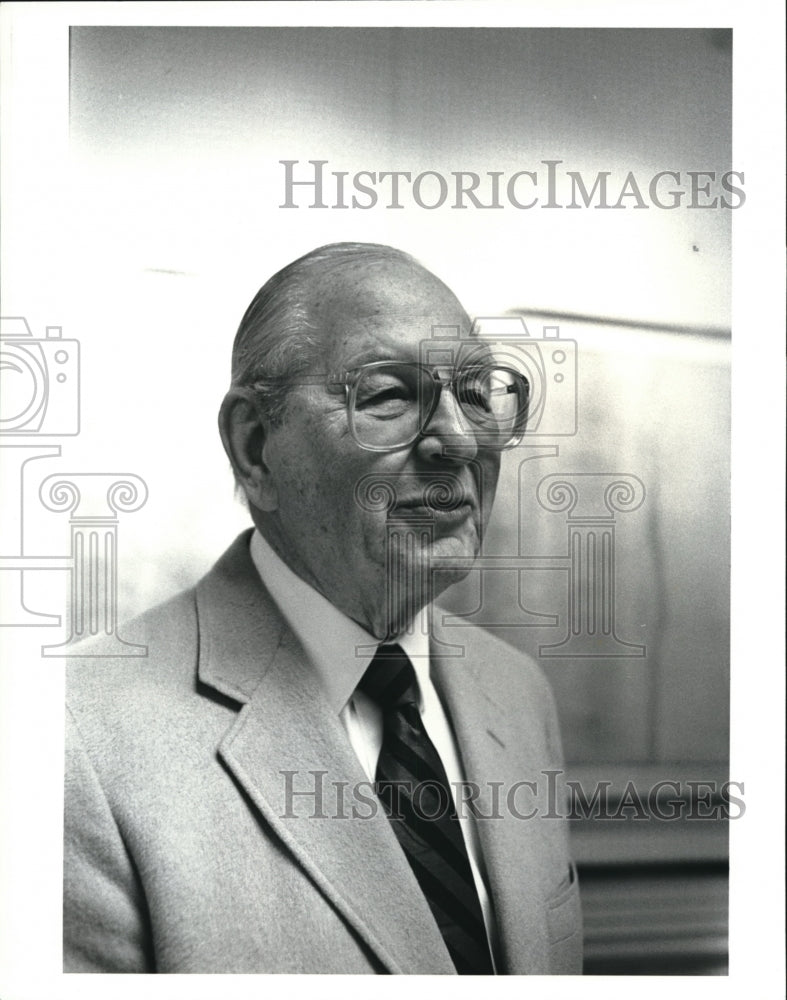 1988 Press Photo Arthur Feldman of Old Art Galleries - Historic Images