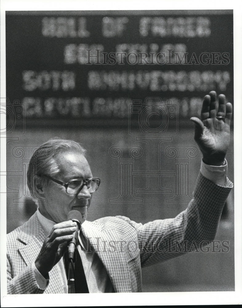 1985 Press Photo Bob Feller waves to the fans - cva12530 - Historic Images