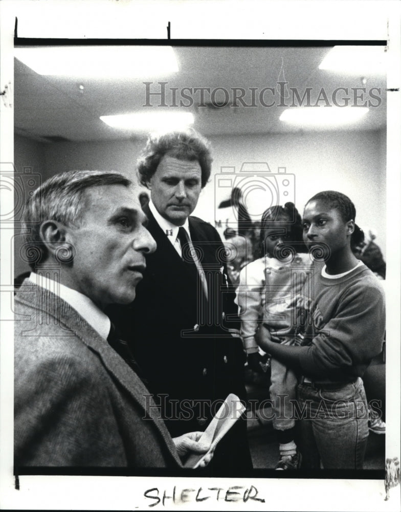 1989 Press Photo Phil Giaconia, Jerome Joyce, Bernadette &amp; Sunceria Morris, HUD - Historic Images