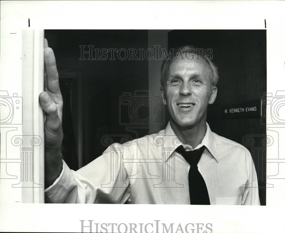 1983 Press Photo W. Kenneth Evans, Federal Mediator - Historic Images