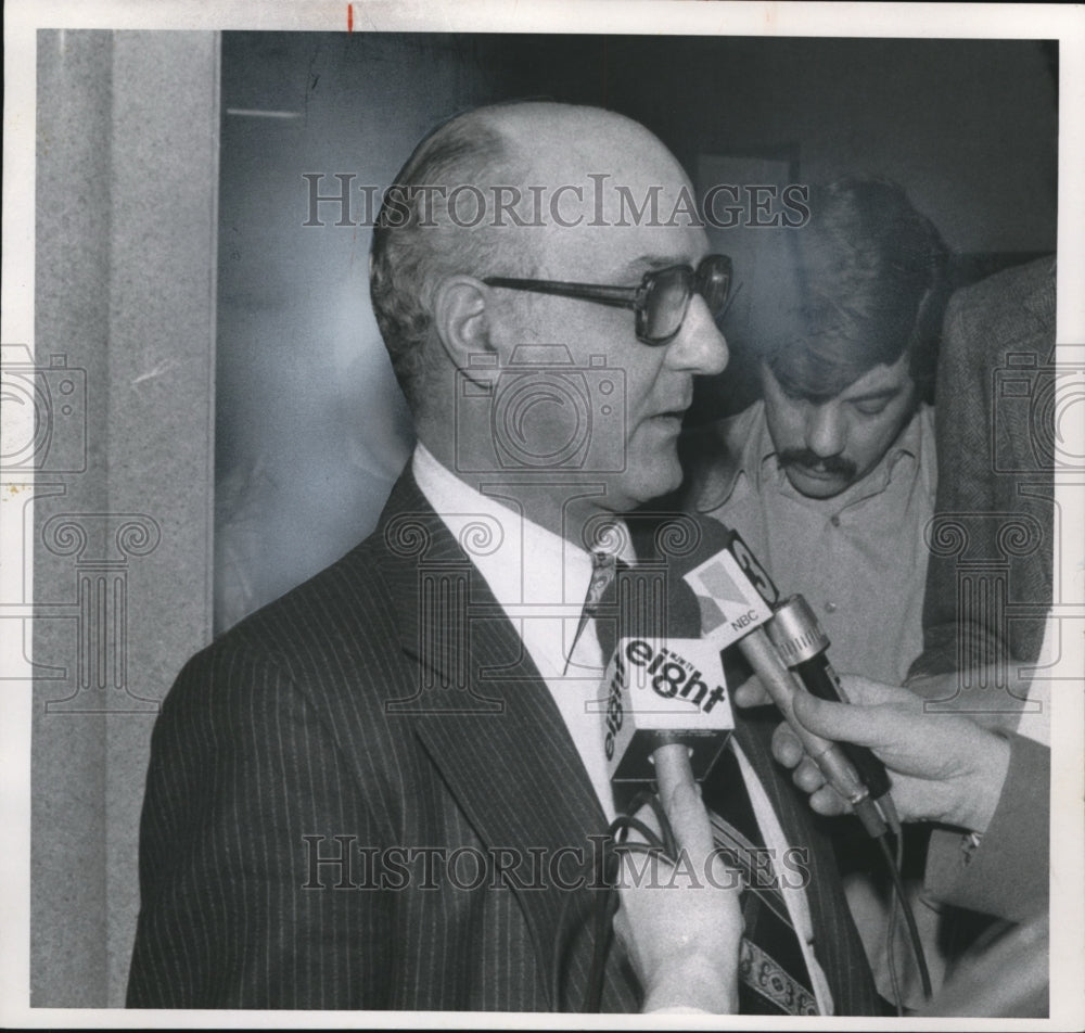 1976 Press Photo Samuel Giaimo in 1969 was research and development director - Historic Images
