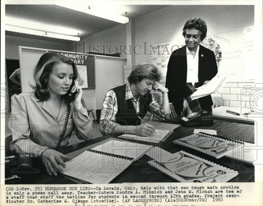1980 Press Photo Teacher Sandra A. Minninch, John W Mishak &amp; Dr Catherine Gibson - Historic Images