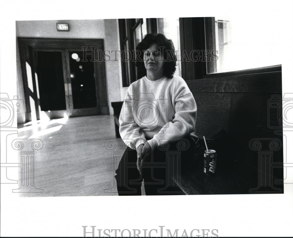 1989 Press Photo Joan Ewald Mother of Slain Girl Lori - Historic Images