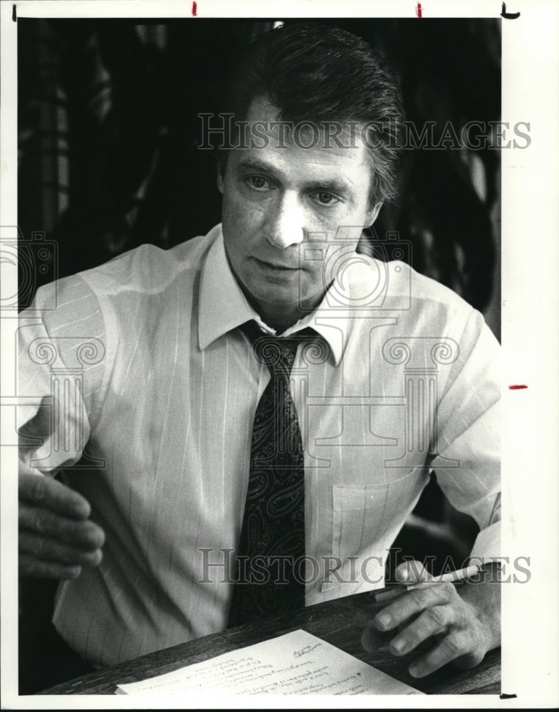 1988 Press Photo Dr. Thomas Evans, Clinical psychologist at John Carroll U - Historic Images