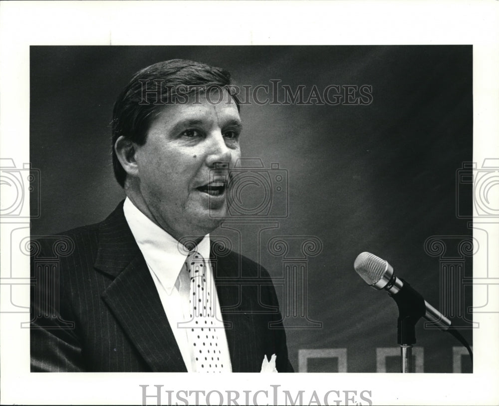 1985 Press Photo John Herron VP Of Payless - Historic Images