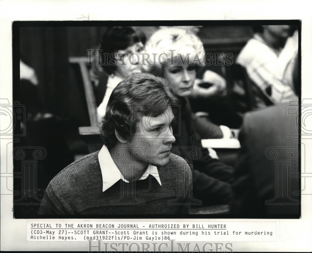 1986 Press Photo Barbara Grant and son Scott listen as sentence is read - Historic Images