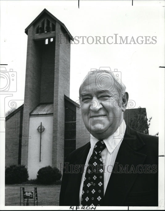 1989 Press Photo Rev. Aaron Elek of West Side Hungarian reformed Church - Historic Images