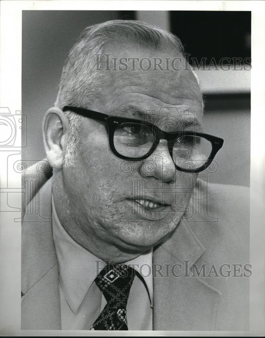 1985 Press Photo Federick P. Ellis officer in the new State Chapter - Historic Images