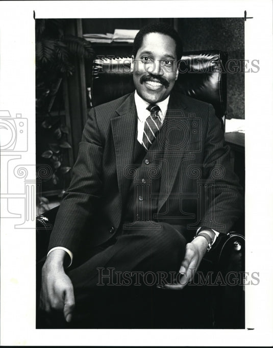 1987 Press Photo Laurence A. Elder - Historic Images
