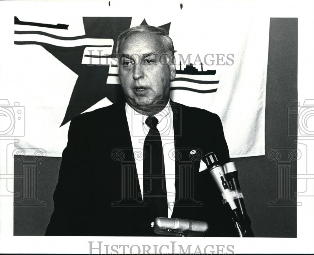 1987, James L. Emery, U.S Adminstrator of the St. Lawerence Seaway - Historic Images