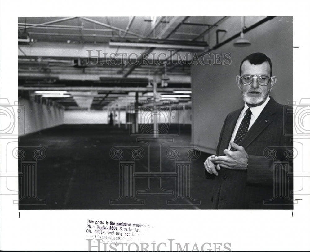 1988 Press Photo CI Small Biz Incubator John Ellsworth - Historic Images