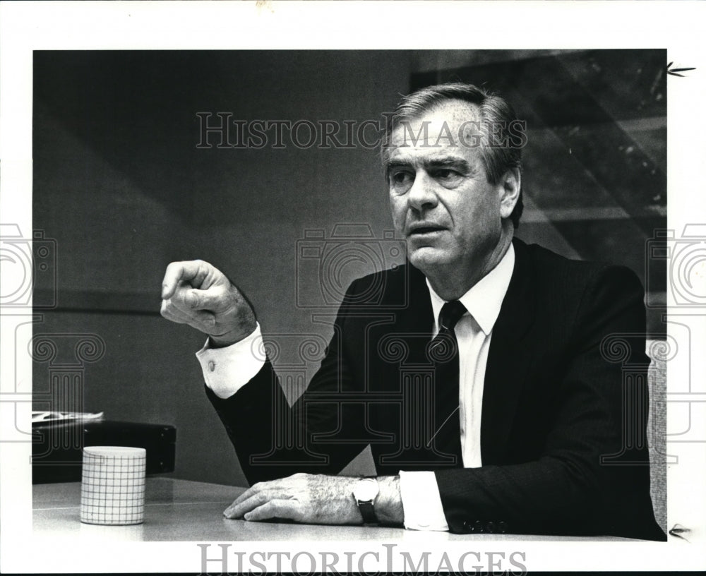1987 Press Photo Harold A. Ellis Jr. Chairman of CEO Grubb and Ellis Co. - Historic Images