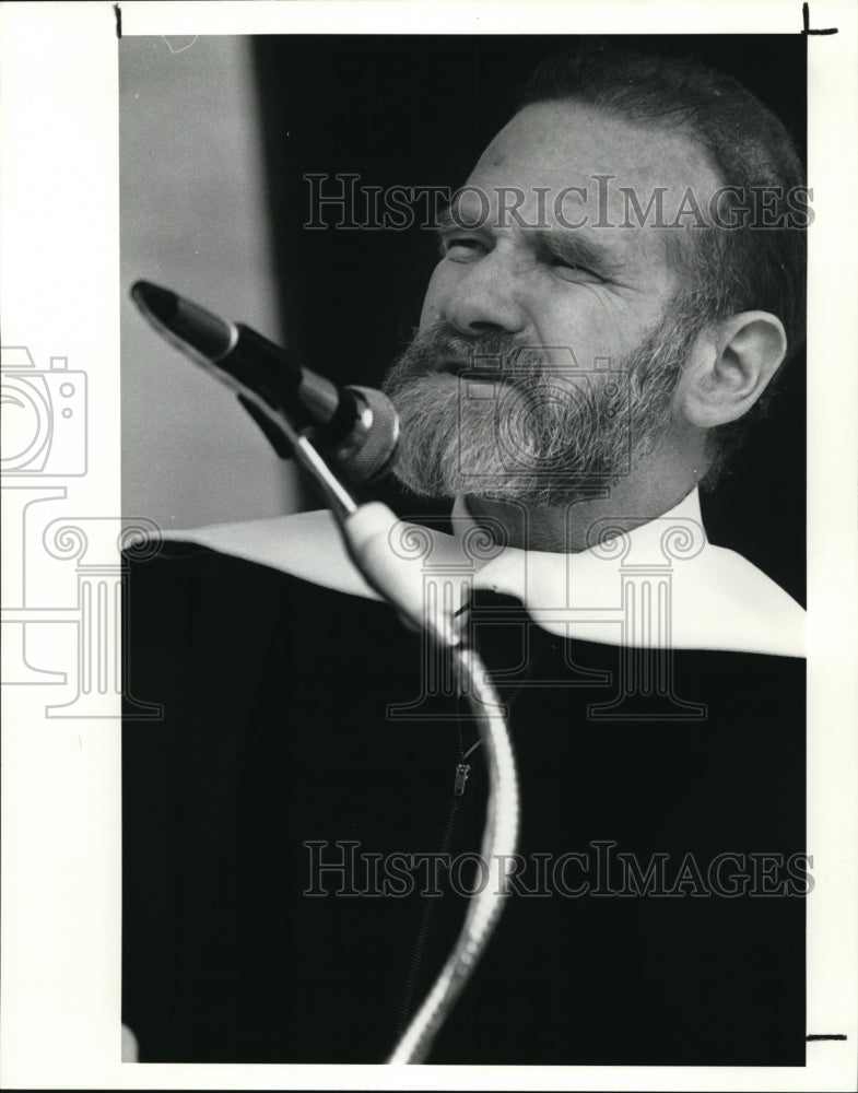 1990 Press Photo Commencement speaker Bromislaw Geremek at Oberlin College - Historic Images