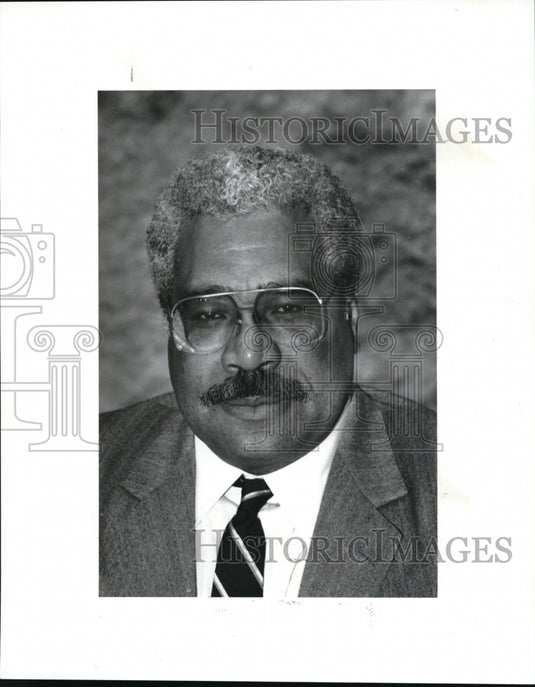 1987 Press Photo Cavs GM Wayne Embry - Historic Images