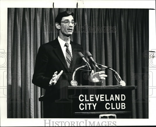 1985 Press Photo Millard Fuller executive director Habitat for Humanity at the C - Historic Images