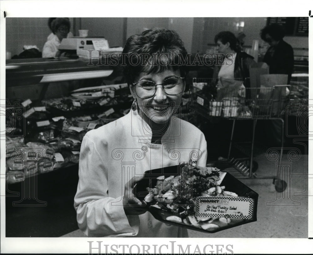 1990 Press Photo Director of Gourmet Foods at Kathy Fleeger - cva13989 - Historic Images