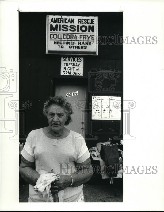 1985 Press Photo Col. Cora Frye of the American Rescue Missions at 24th and St. - Historic Images