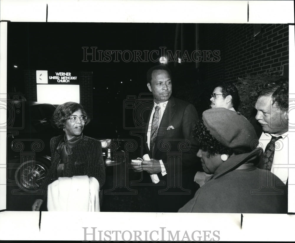 1989 Press Photo George Forbes leaves the werner united methodist Church - Historic Images