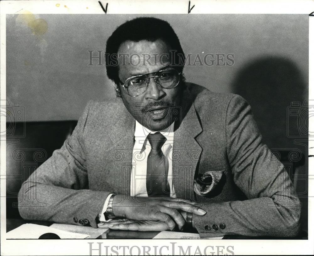 1985 Press Photo Council President George Forbes speaks at a press conference - Historic Images