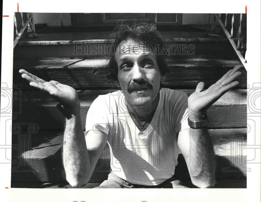 1981 Press Photo Delbert Fishbach - Historic Images