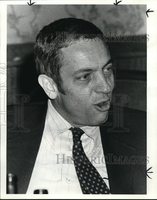 1984 Press Photo Dr. James Gallander of the American Wine Society - Historic Images
