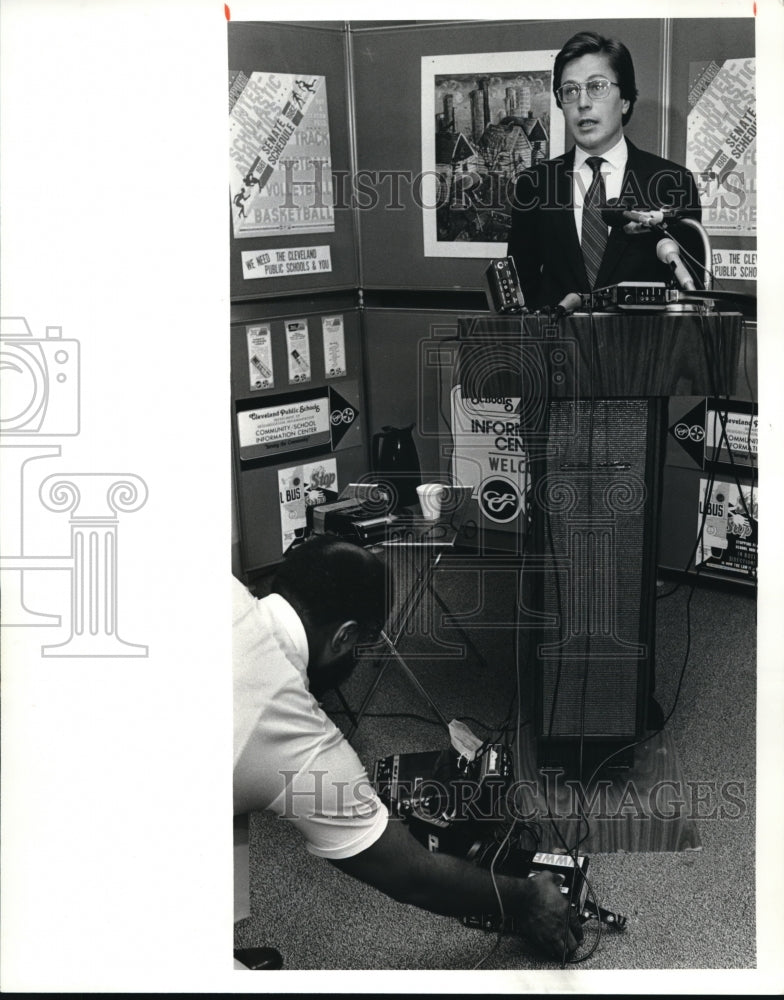 1981 Press Photo John Gallagher announces not seeking for board re election - Historic Images