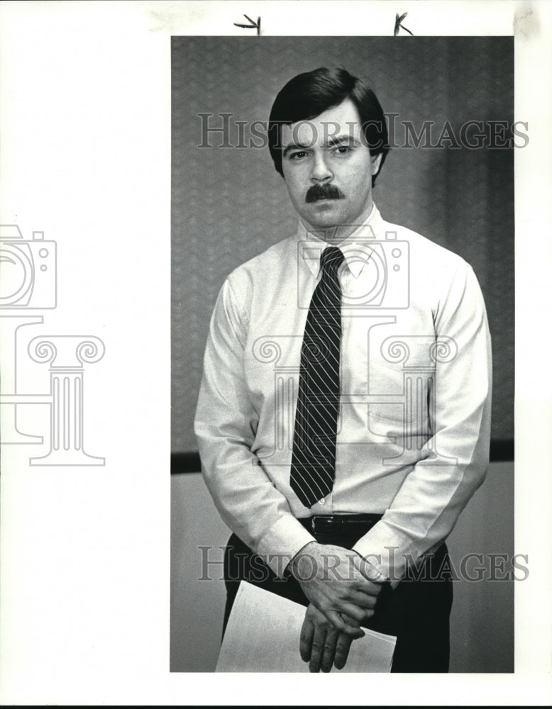 1986 Press Photo Emergency Room Dr. Donald Fletecher - Historic Images