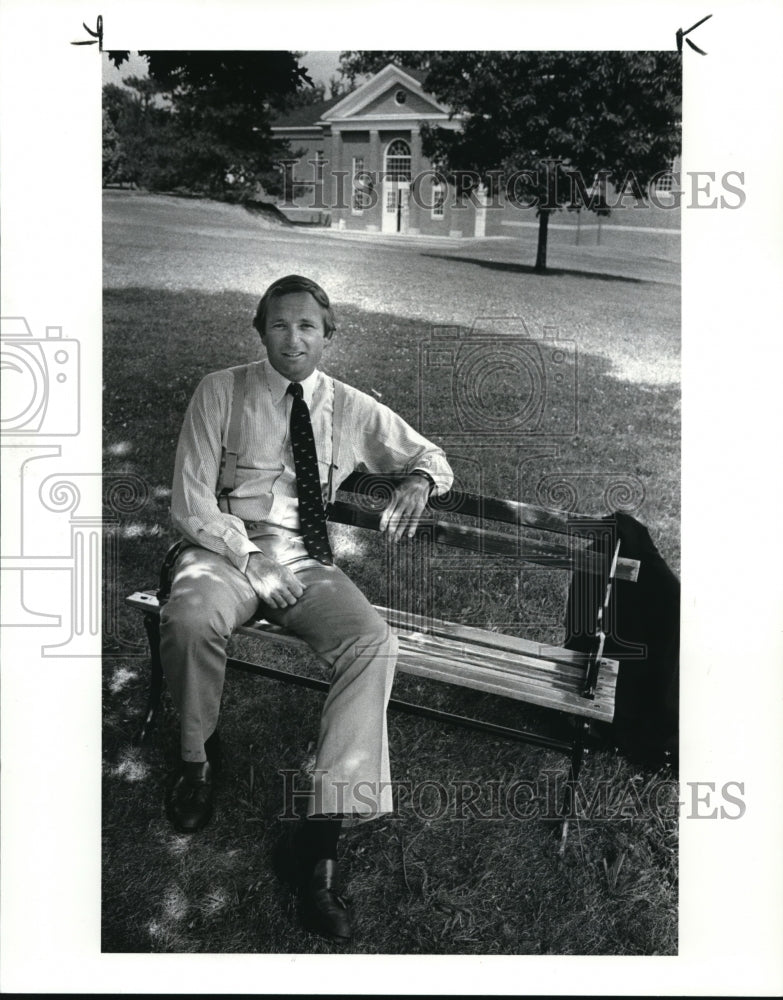 1986 Press Photo Henry E. Flanagan Jr., Western Reserve Academy Headmaster - Historic Images