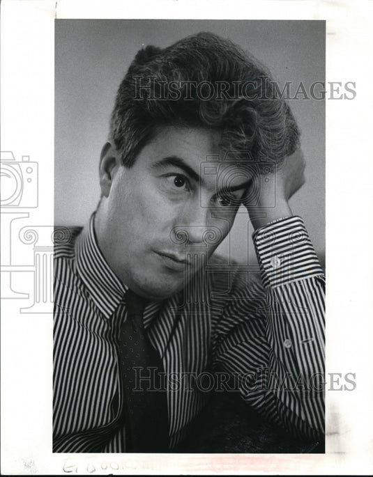 1989 Press Photo Ken Follett Novelist of the book Pillars of the Earth - Historic Images