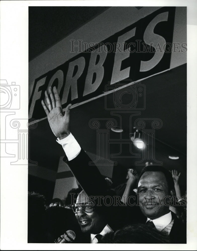 1989 Press Photo George Forbes victory in the Cleveland mayoral primary - Historic Images