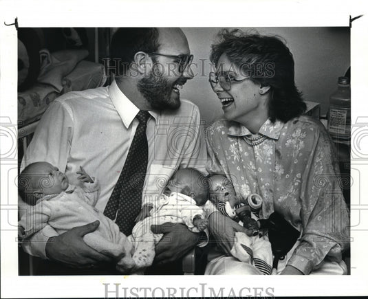 1987 Press Photo Martha and J.C. Gibson with their vitro quadruplets - Historic Images