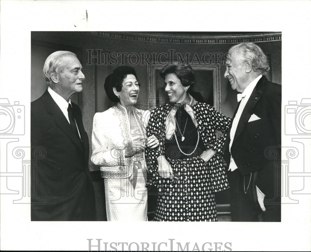 1982 Press Photo Zoltan Gombos, Lenke Gombos , Ilse Von Aipenheim and Antal - Historic Images