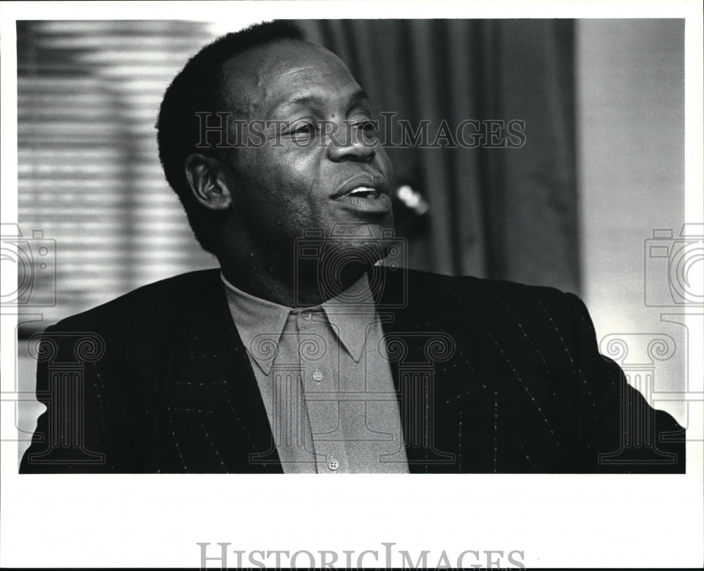 1990 Press Photo Danny Glover, actor (Lethal Weapon) here promoting his movie - Historic Images