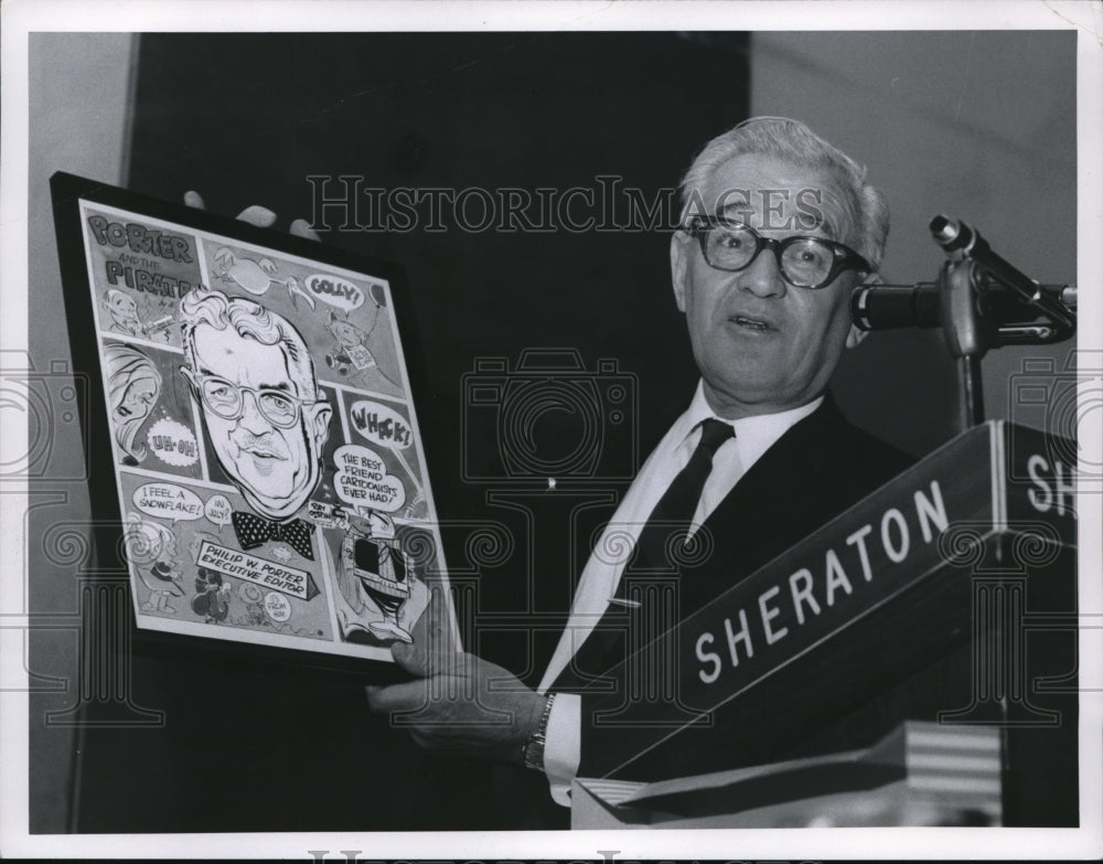 1967 Press Photo Tom Gutherie with Milt Caniff Cartoon - Historic Images