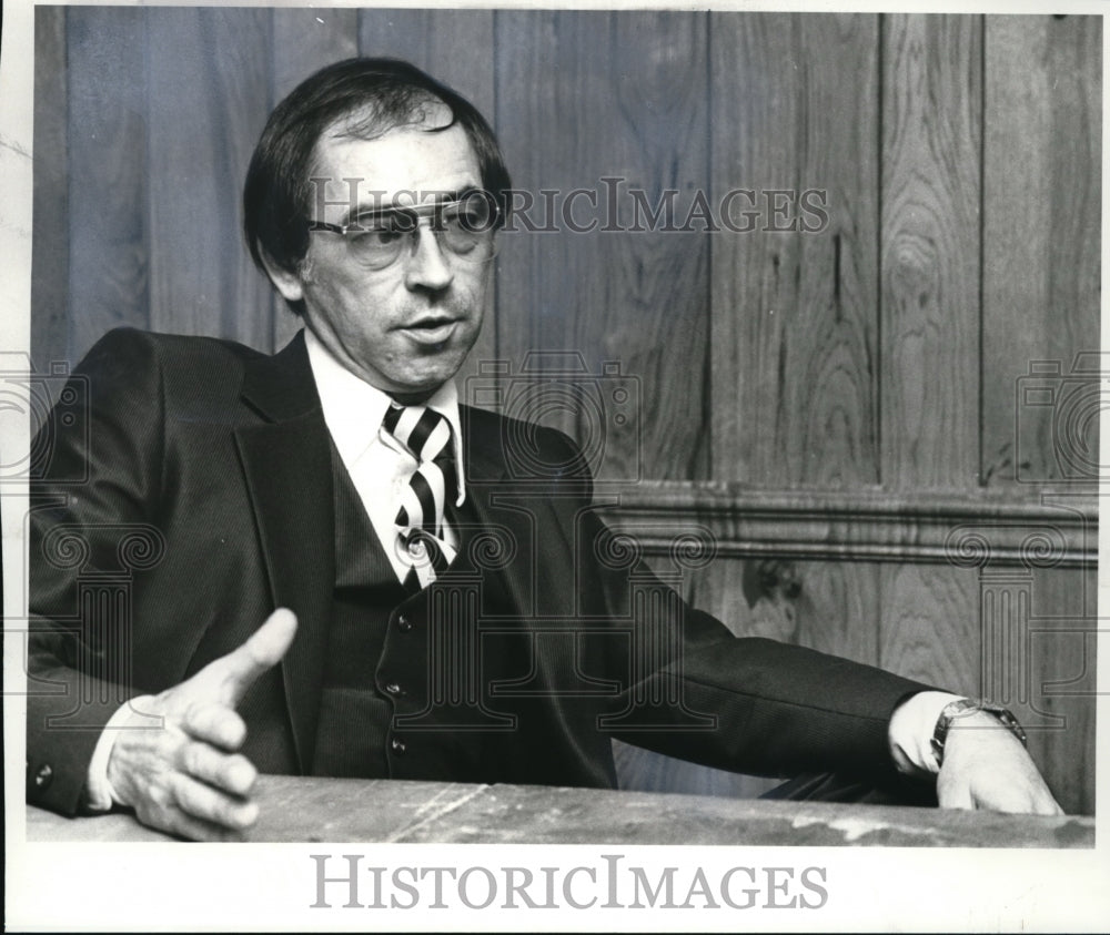 1982 Press Photo Donald J. Hadley - Historic Images