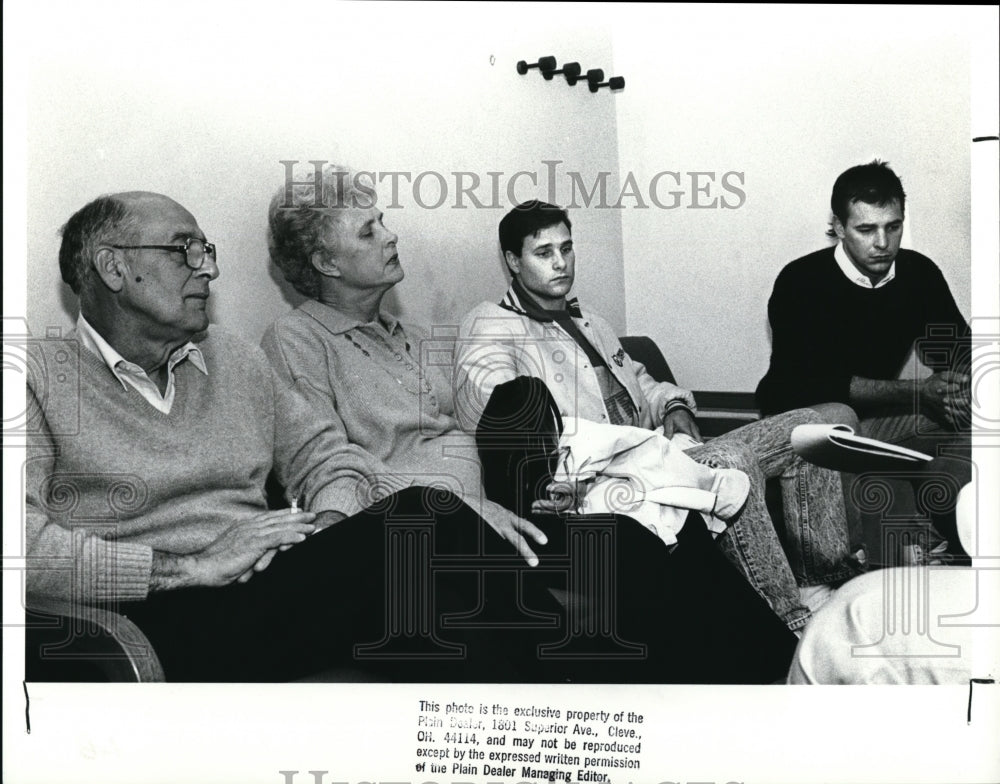 1988 Press Photo Robert and Norma Gilmor and Son John &amp; Brian after the verdict - Historic Images