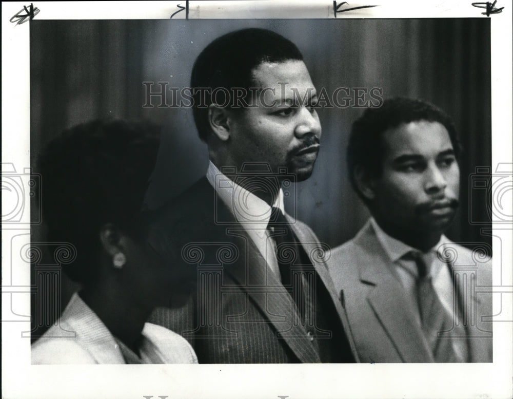 1985 Press Photo Dr. Robert M.Gilmore in court for his hearing on his license - Historic Images