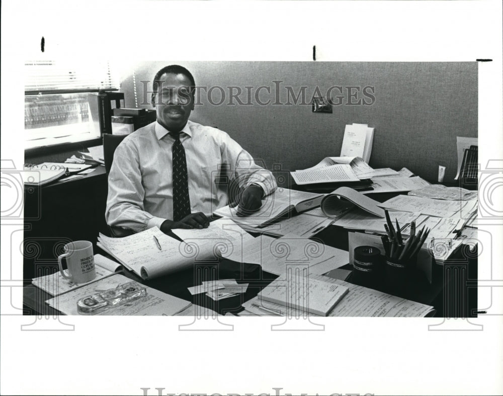 1988 Press Photo Everett Glenn is a lawyer with Benesch Friendlander - Historic Images