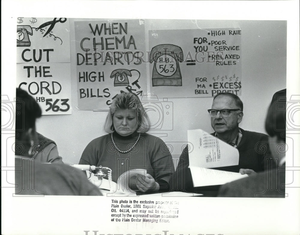 1988 Press Photo Arnold Gleisser of the Western Reserve Alliance against a bill - Historic Images