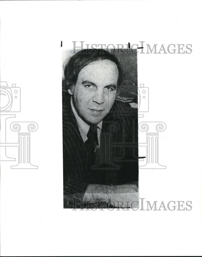 1987 Press Photo Neil Gilman, Administrator Northeastern Ohio General Hospital - Historic Images