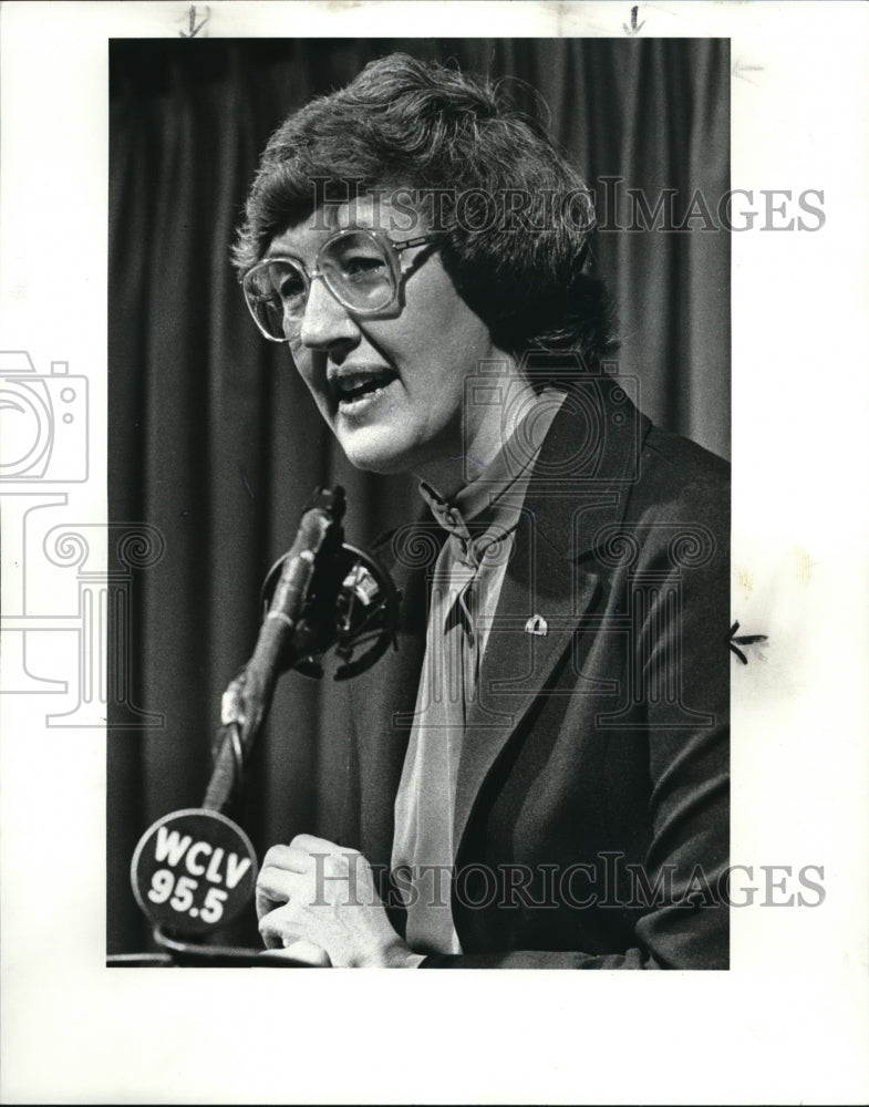 1983, Judy Goldsmith President of N.O.W. at City Club - cva15132 - Historic Images