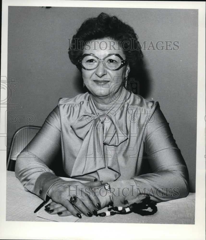 1977 Press Photo Louise Gonzales - Historic Images