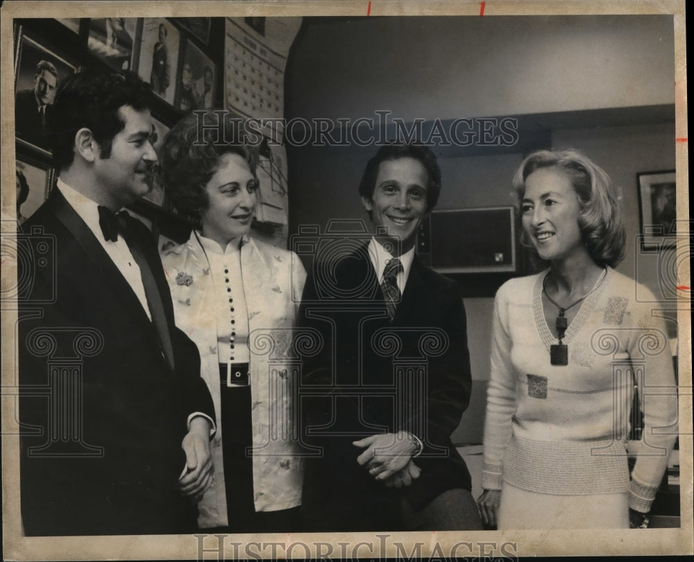 1973 Press Photo David L. Stashower, Mrs Julius Drossin, Joel Grey &amp; Mrs Meisel - Historic Images