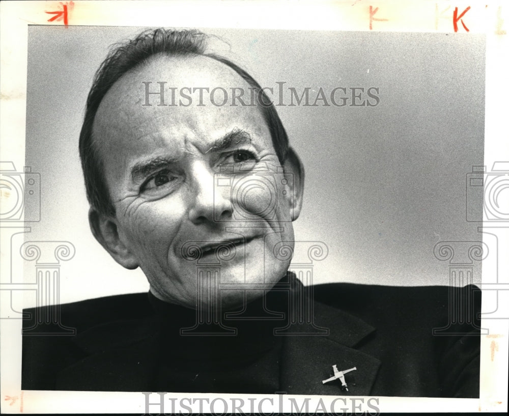 1981 Press Photo Rev. Andrew M. Greeley - Historic Images