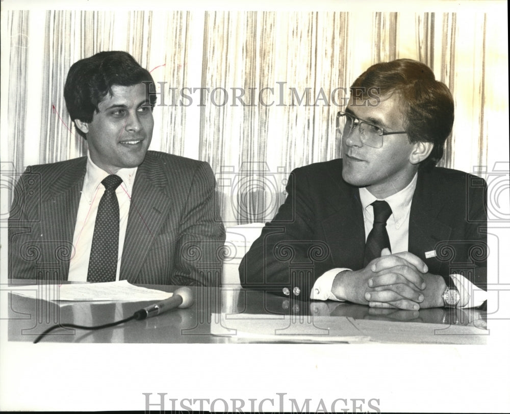 1981 Press Photo Congressman Steve Gurderson and Dennis Eckart - Historic Images