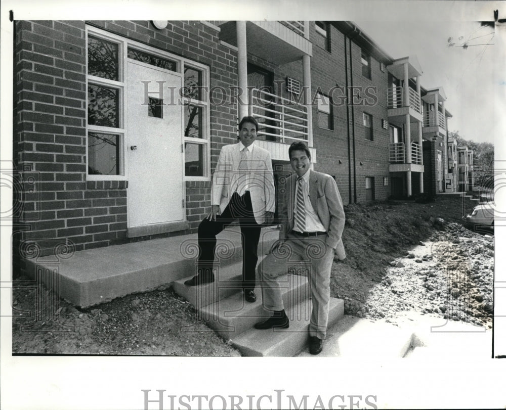 1988 Press Photo Harley and Gary Gross, Builders of Deer Creek Apartments - Historic Images