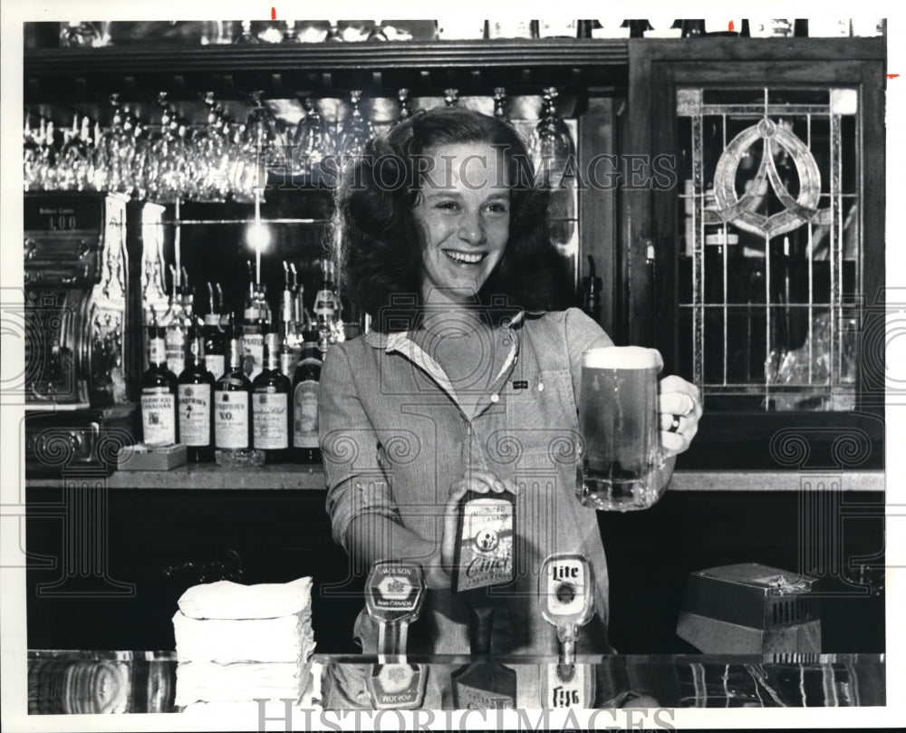 1980 Press Photo Diane Goodman, Manager of Diane&#39;s on Coventry - Historic Images