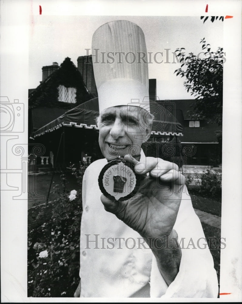 1977 Press Photo Chef Lou Gonzalez inducted into the Order of the Golden Toque - Historic Images