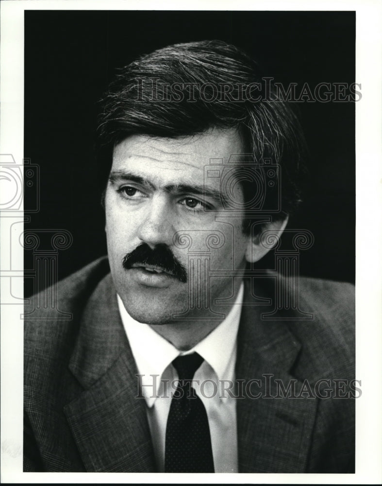 1986 Press Photo Paul Grog President of Local Initiatives Support Corp. - Historic Images