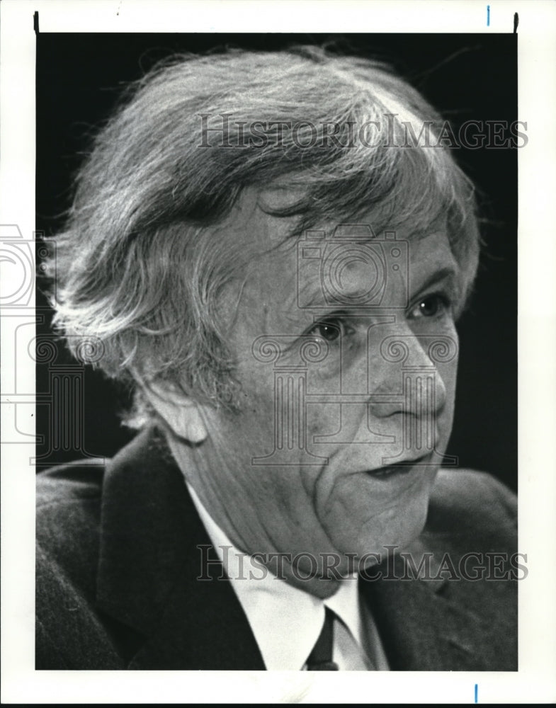 1986 Press Photo Michael Harrington Liberal Ecomist speaks at Cleveland Univ. - Historic Images